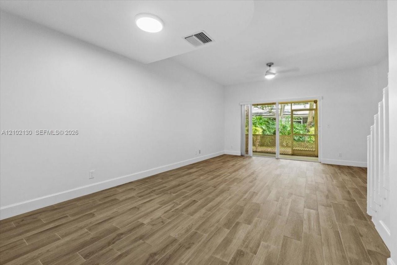 3330 Concert Ln , Unit 124, Margate, FL 33063 Photo