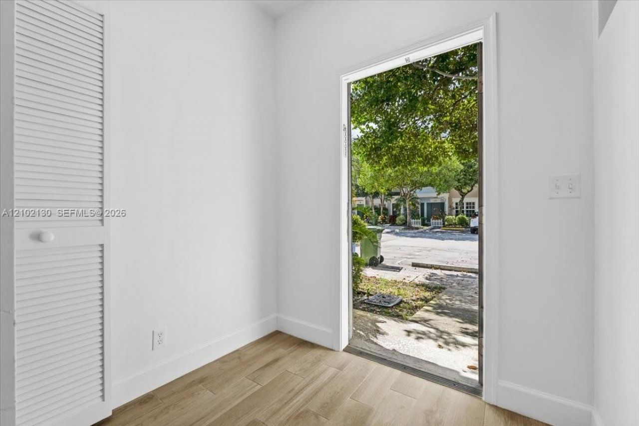 3330 Concert Ln , Unit 124, Margate, FL 33063 Photo