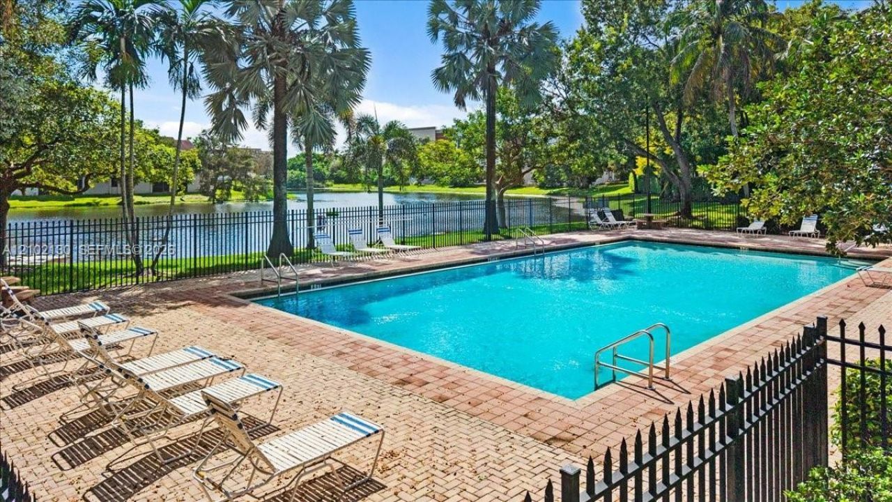 3330 Concert Ln , Unit 124, Margate, FL 33063 Photo