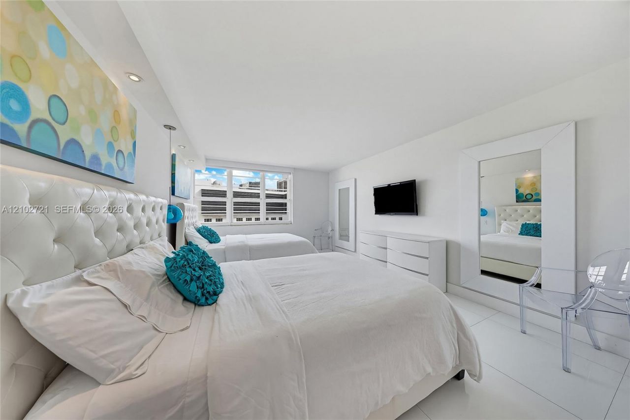 100 Lincoln Rd , Unit 1008, Miami Beach, FL 33139 Photo
