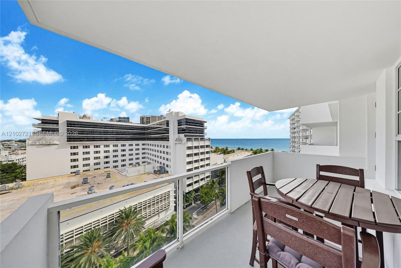 100 Lincoln Rd , Unit 1008, Miami Beach, FL 33139 Photo