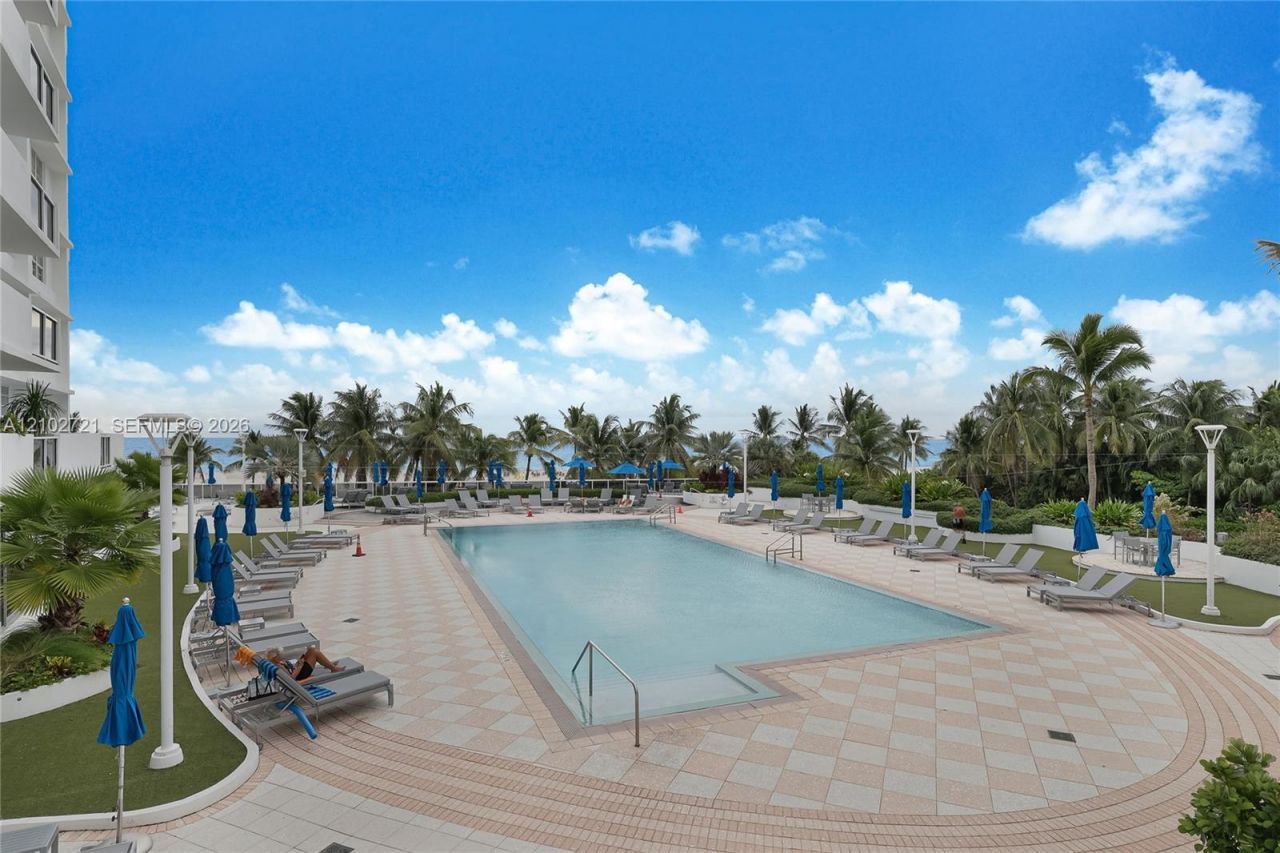 100 Lincoln Rd , Unit 1008, Miami Beach, FL 33139 Photo