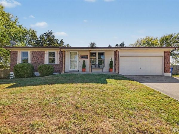 8 Redbud Drive , Warrenton, MO 63383