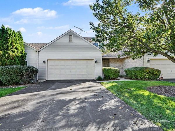 1724 Court Street , McHenry, IL 60051