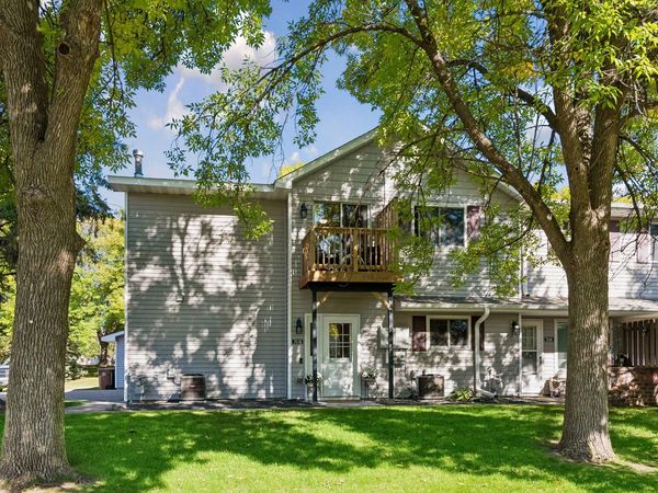 7638 13th Street N, Oakdale, MN 55128