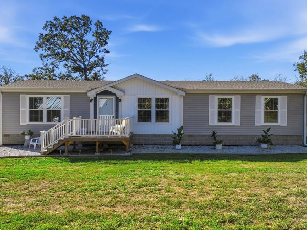 5963 Highway 17 , Yukon, MO 65589