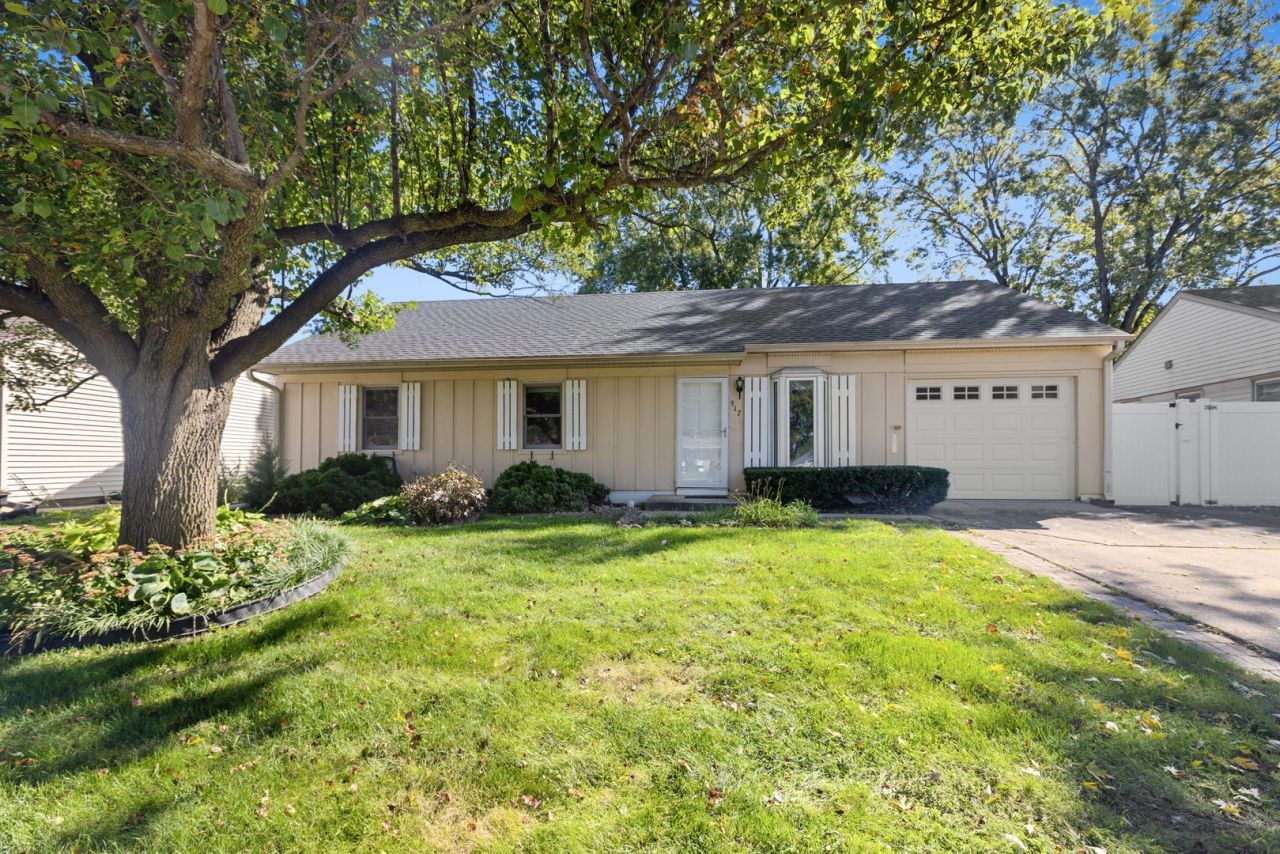 917 Sunnydale Boulevard, Streamwood, IL 60107 Main Photo