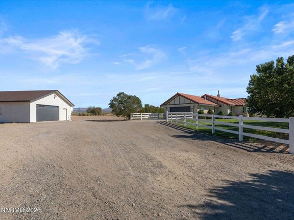 1985 E Valley Road, Minden, NV 89423