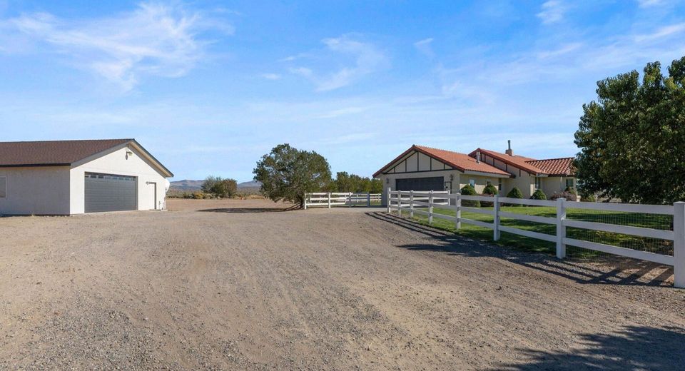 1985 E Valley Road, Minden, NV 89423 Photo