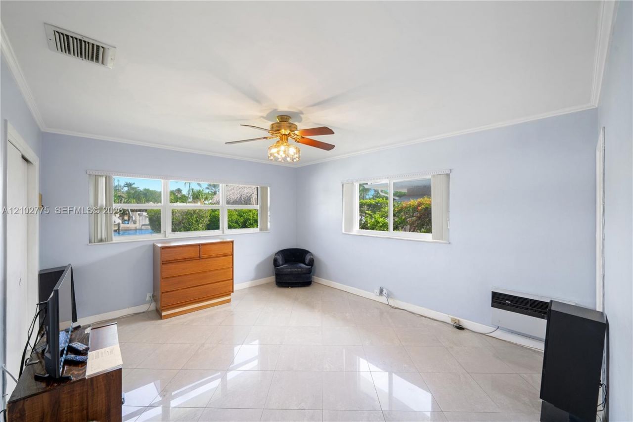 12805 Maple Rd , North Miami, FL 33181 Photo