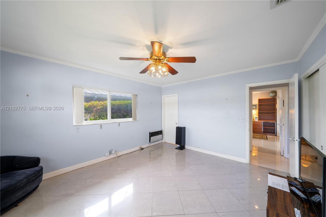 12805 Maple Rd , North Miami, FL 33181 Photo