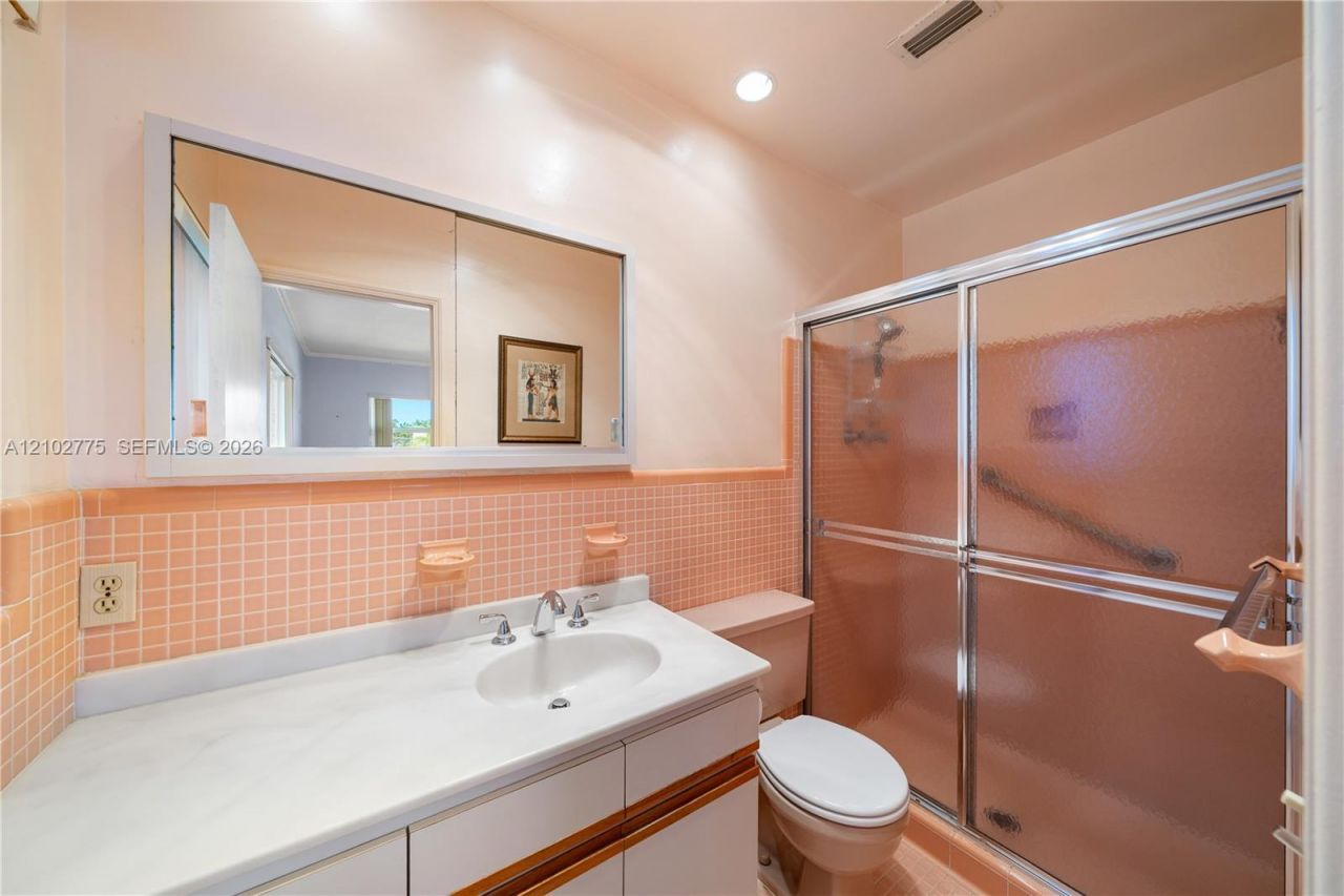 12805 Maple Rd , North Miami, FL 33181 Photo