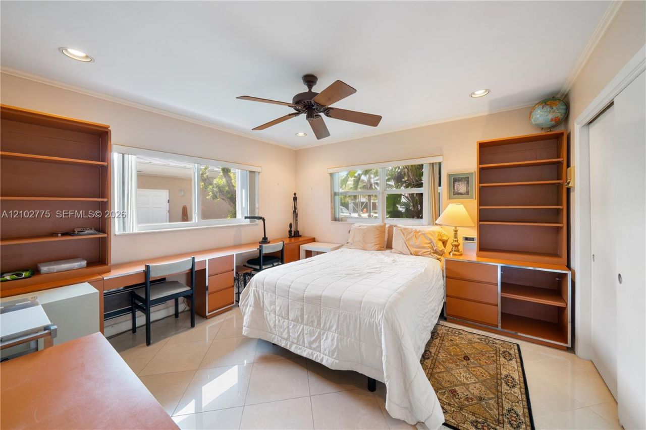 12805 Maple Rd , North Miami, FL 33181 Photo