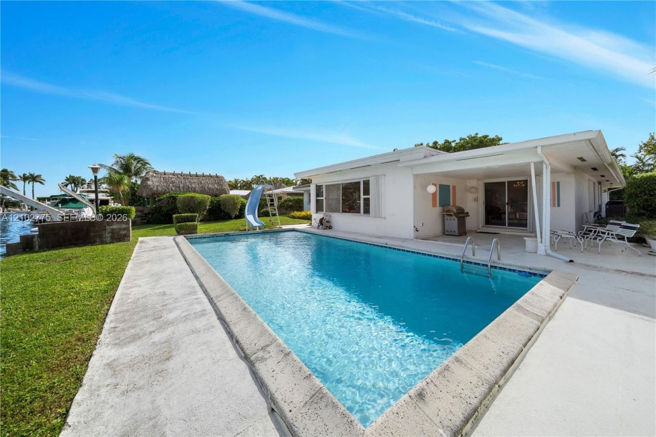 12805 Maple Rd , North Miami, FL 33181 Photo