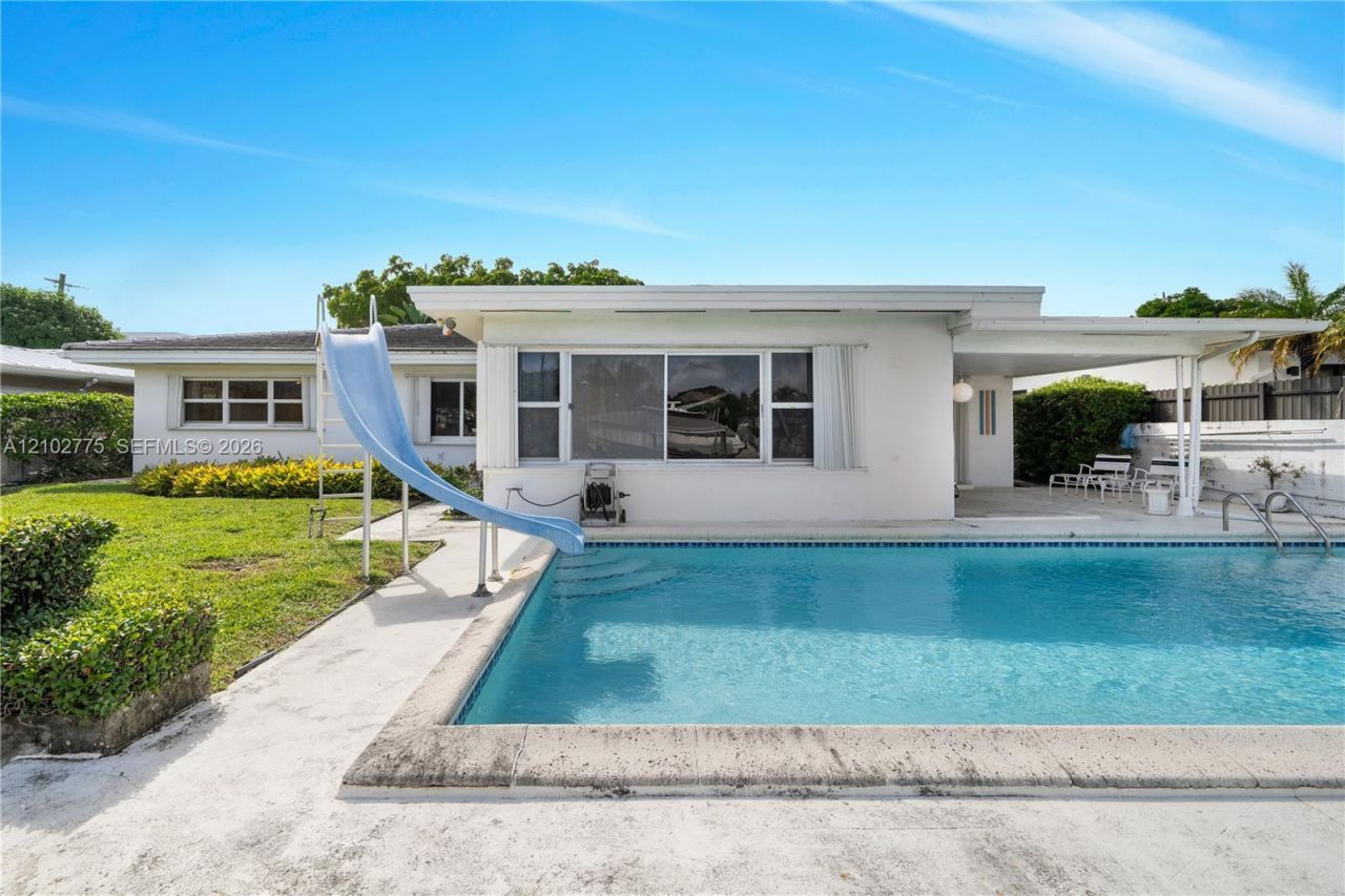 12805 Maple Rd , North Miami, FL 33181 Photo