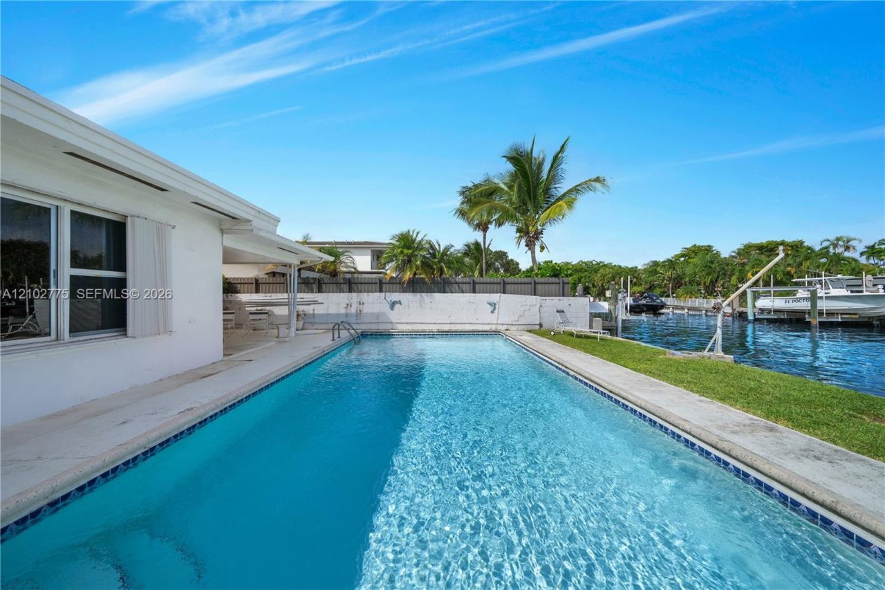 12805 Maple Rd , North Miami, FL 33181 Photo