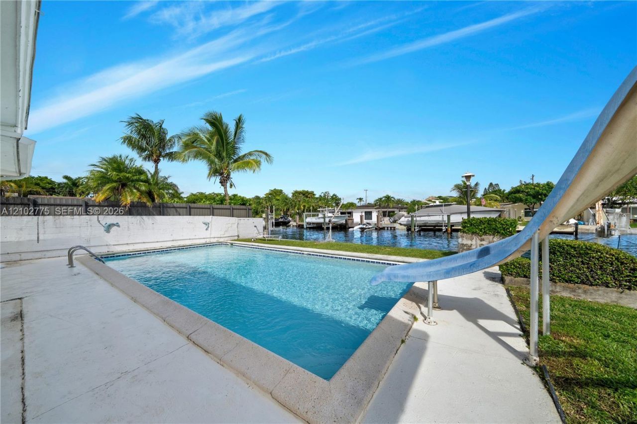 12805 Maple Rd , North Miami, FL 33181 Photo