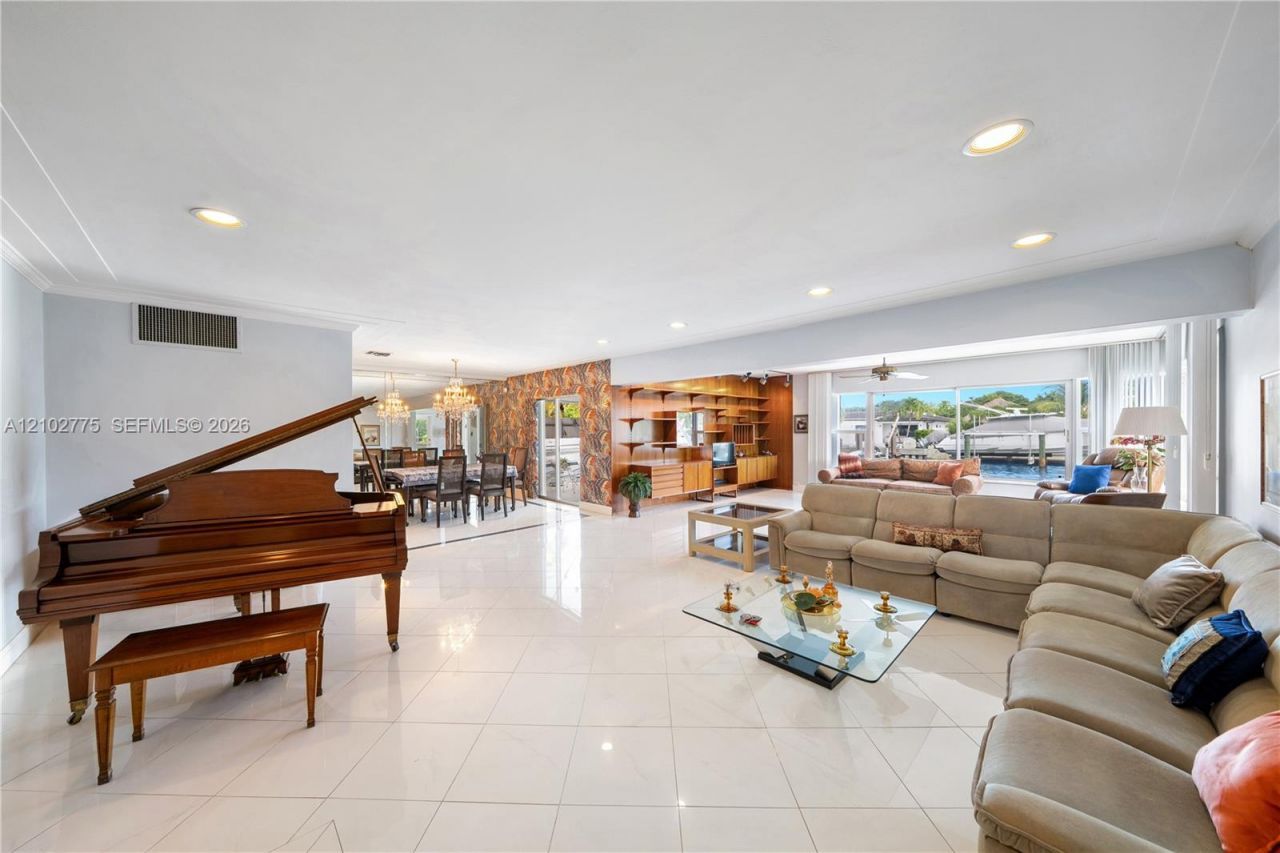 12805 Maple Rd , North Miami, FL 33181 Photo