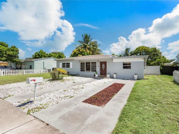 250 NE 170th St , North Miami Beach, FL 33162