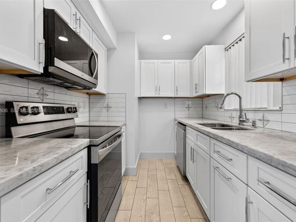 1121 SW 122nd Ave , Unit 414-2, Miami, FL 33184