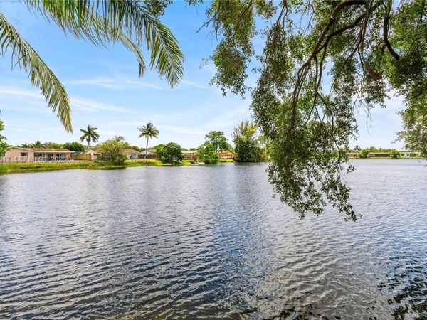 8956 Palm Tree Ln , Unit 8956, Pembroke Pines, FL 33024
