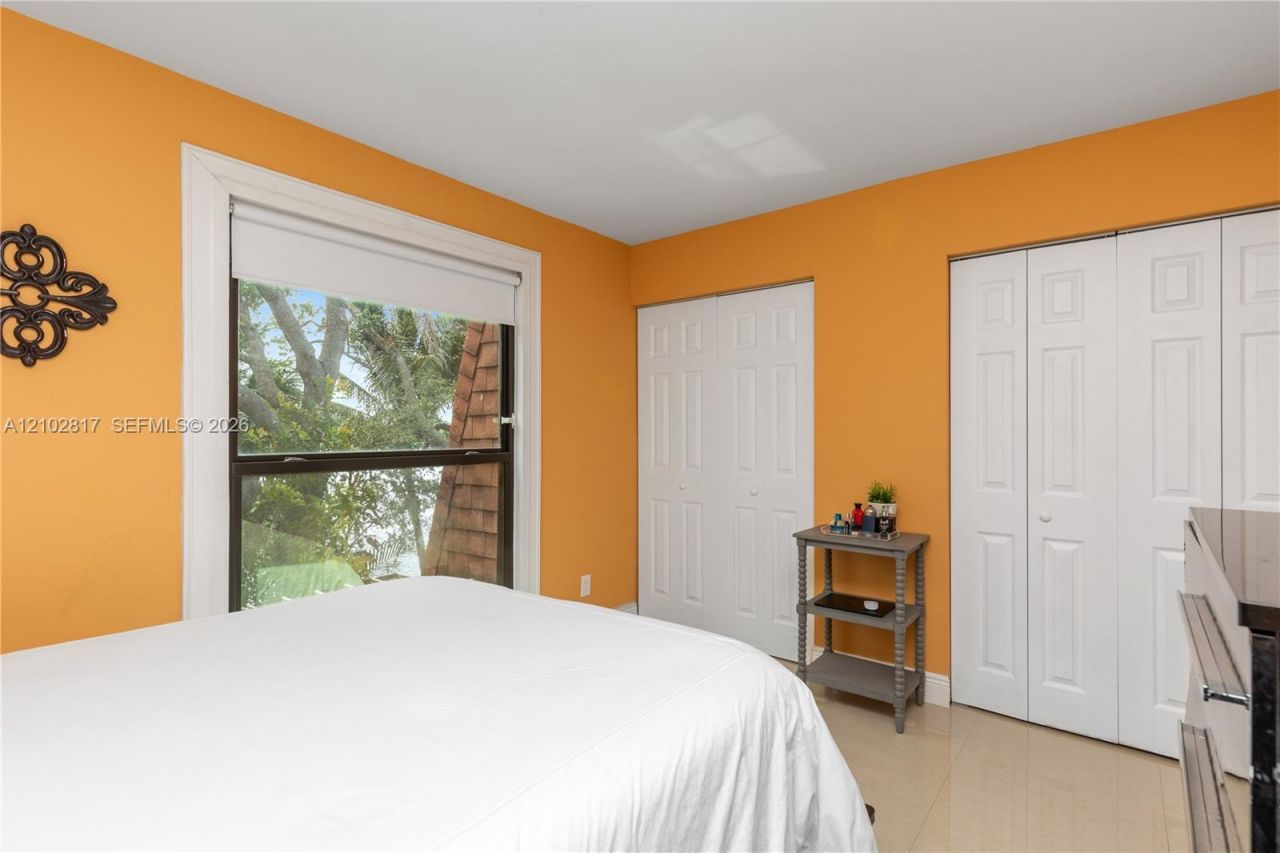 8956 Palm Tree Ln, Unit 8956, Pembroke Pines, FL 33024 Photo