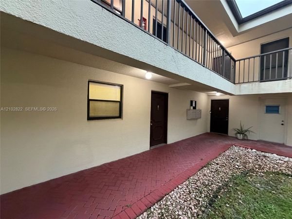 2300 S Cypress Bend Dr , Unit 102, Pompano Beach, FL 33069