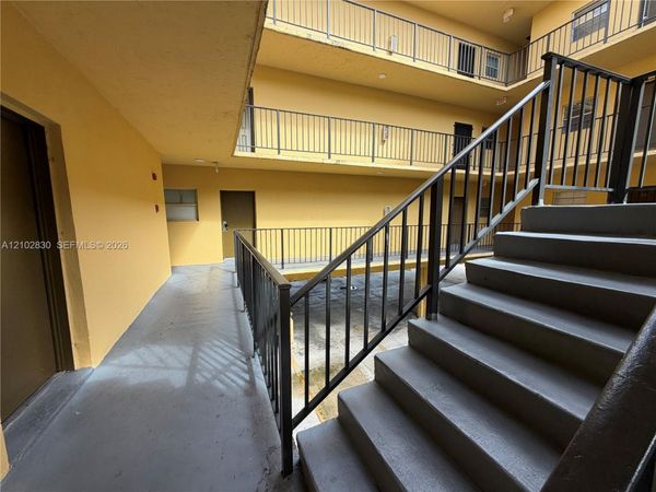 300 NE 125th St , Unit 205, North Miami, FL 33161