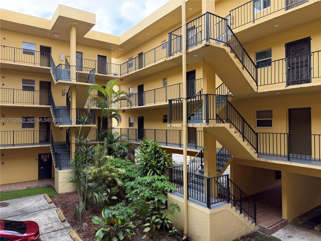 300 NE 125th St , Unit 205, North Miami, FL 33161 Photo
