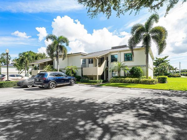 12790 Briarlake Drive, Unit 204, Palm Beach Gardens, FL 33418