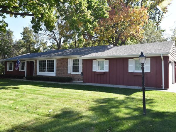 4837 W Knollwood Dr, Mount Pleasant, WI 53403
