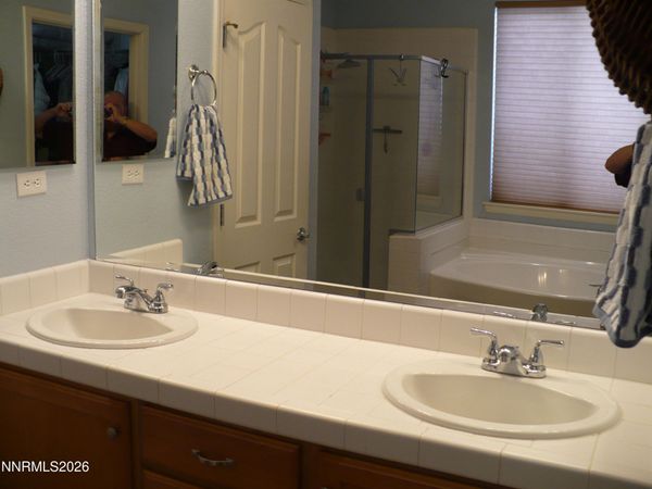 10572 Fort Morgan Way, Reno, NV 89521