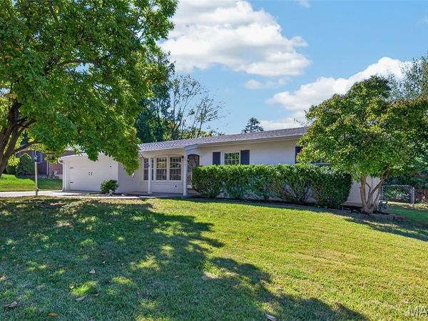 2913 Cypress Drive, St Charles, MO 63301