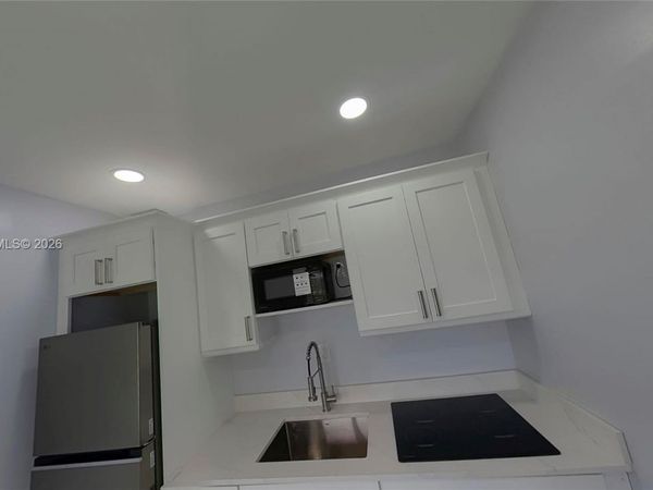6991 SW 1st St, Margate, FL 33068