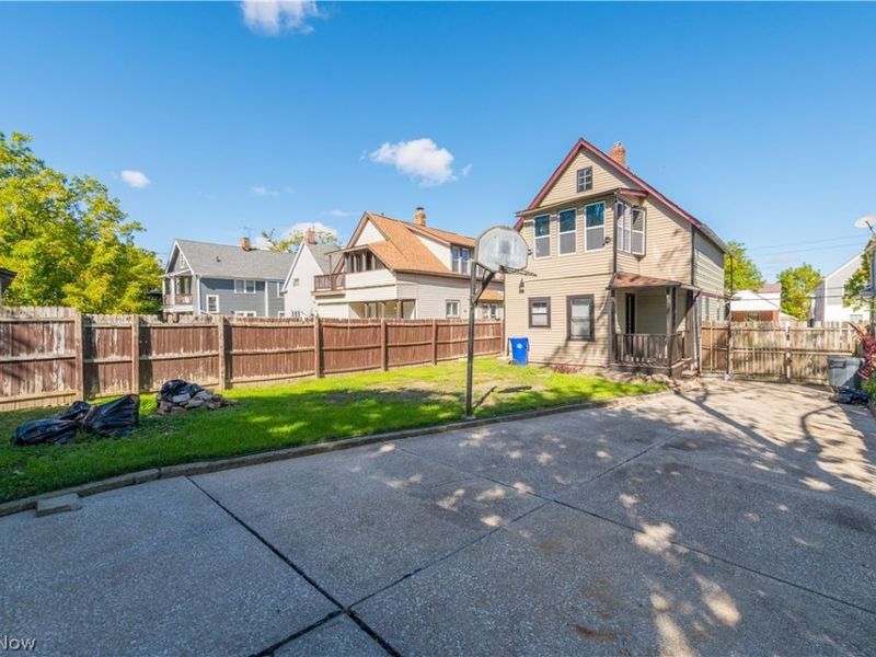 4207 Bucyrus Avenue, Cleveland, OH 44109 Photo 8