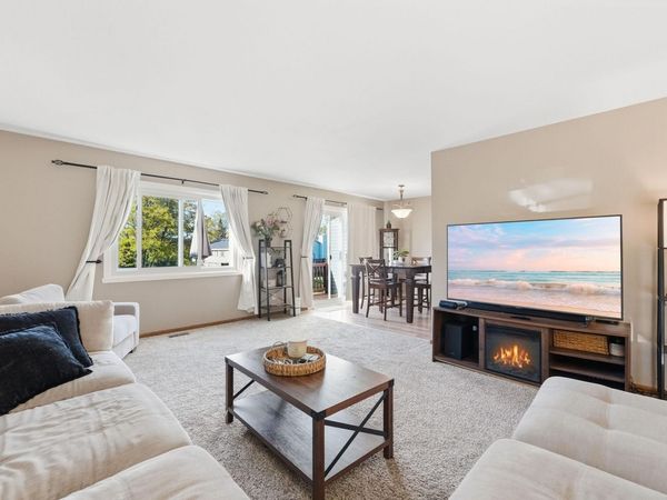 4492 Clover Lane, Eagan, MN 55122
