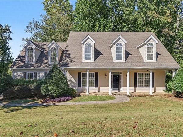 2260 Misty Oaks Drive , Buford, GA 30519