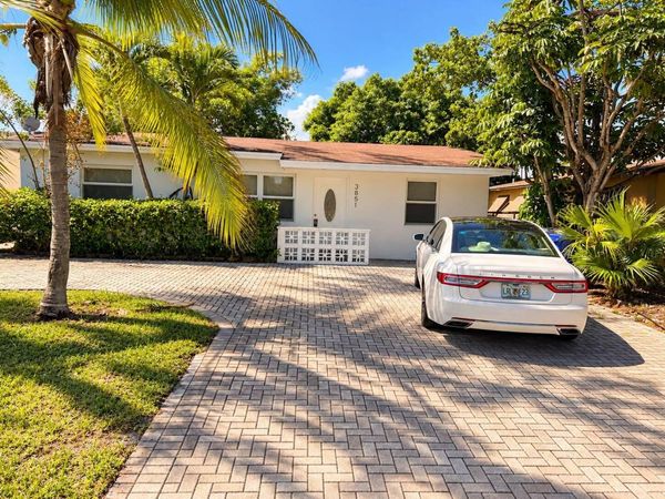 3851 NE 14TH Avenue, Pompano Beach, FL 33064