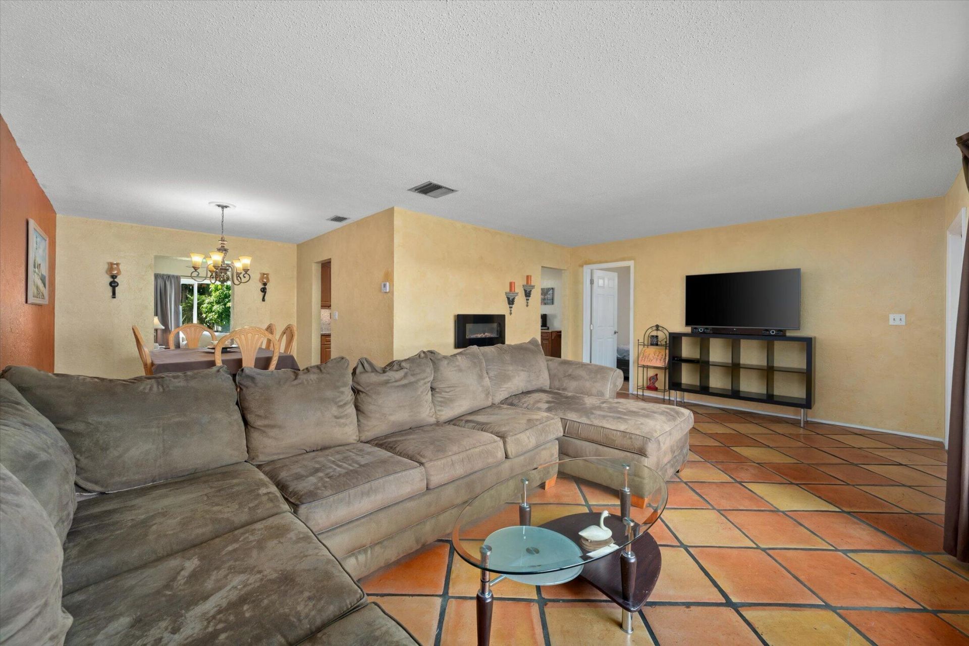 9704 NW 67th Street, Tamarac, FL 33321 Photo