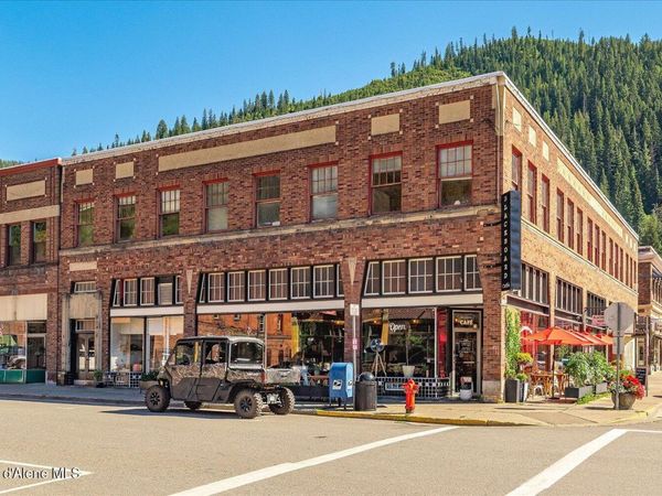 600 Cedar ST, Wallace, ID 83873