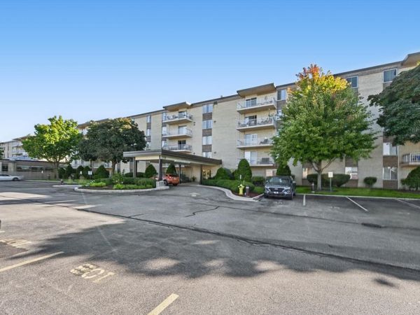 110 W Butterfield Road , Unit 310S, Elmhurst, IL 60126