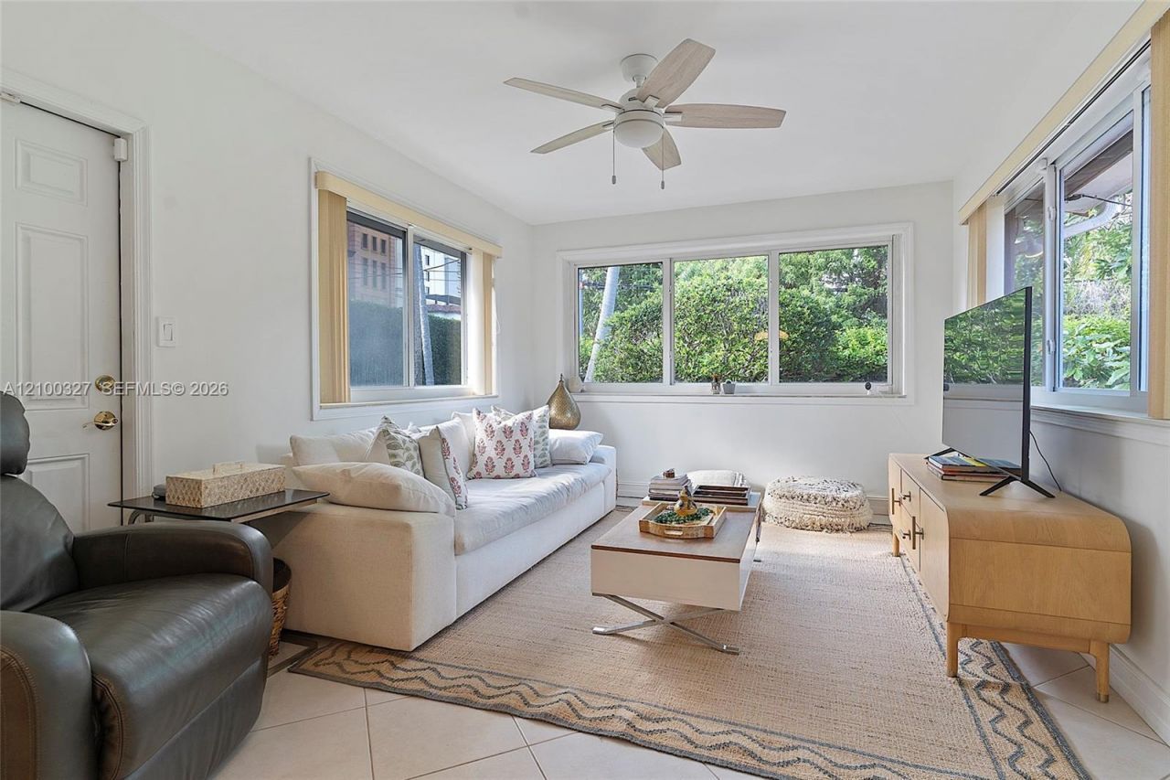 43 Malaga Ave, Coral Gables, FL 33134 Photo