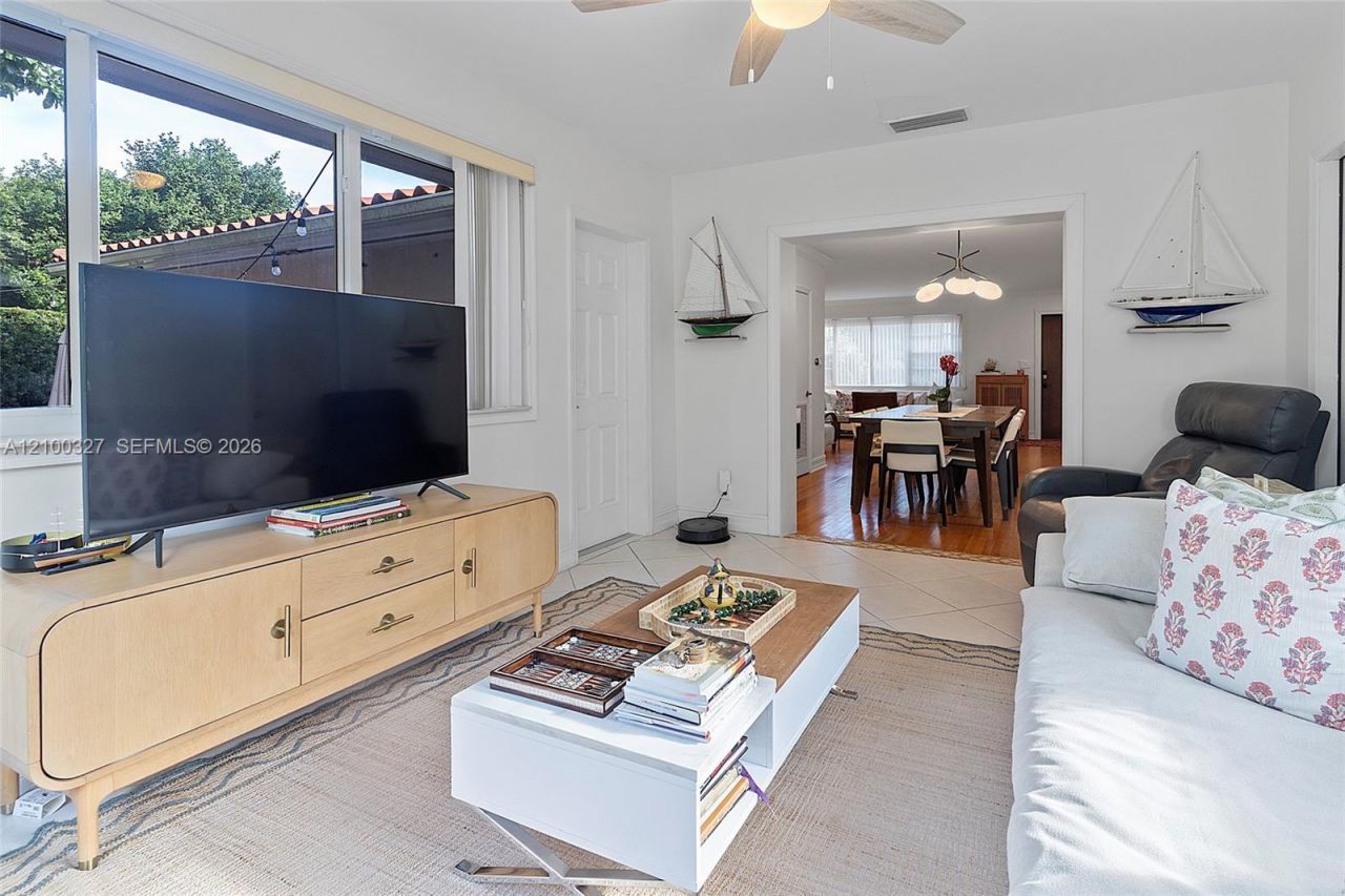 43 Malaga Ave, Coral Gables, FL 33134 Photo