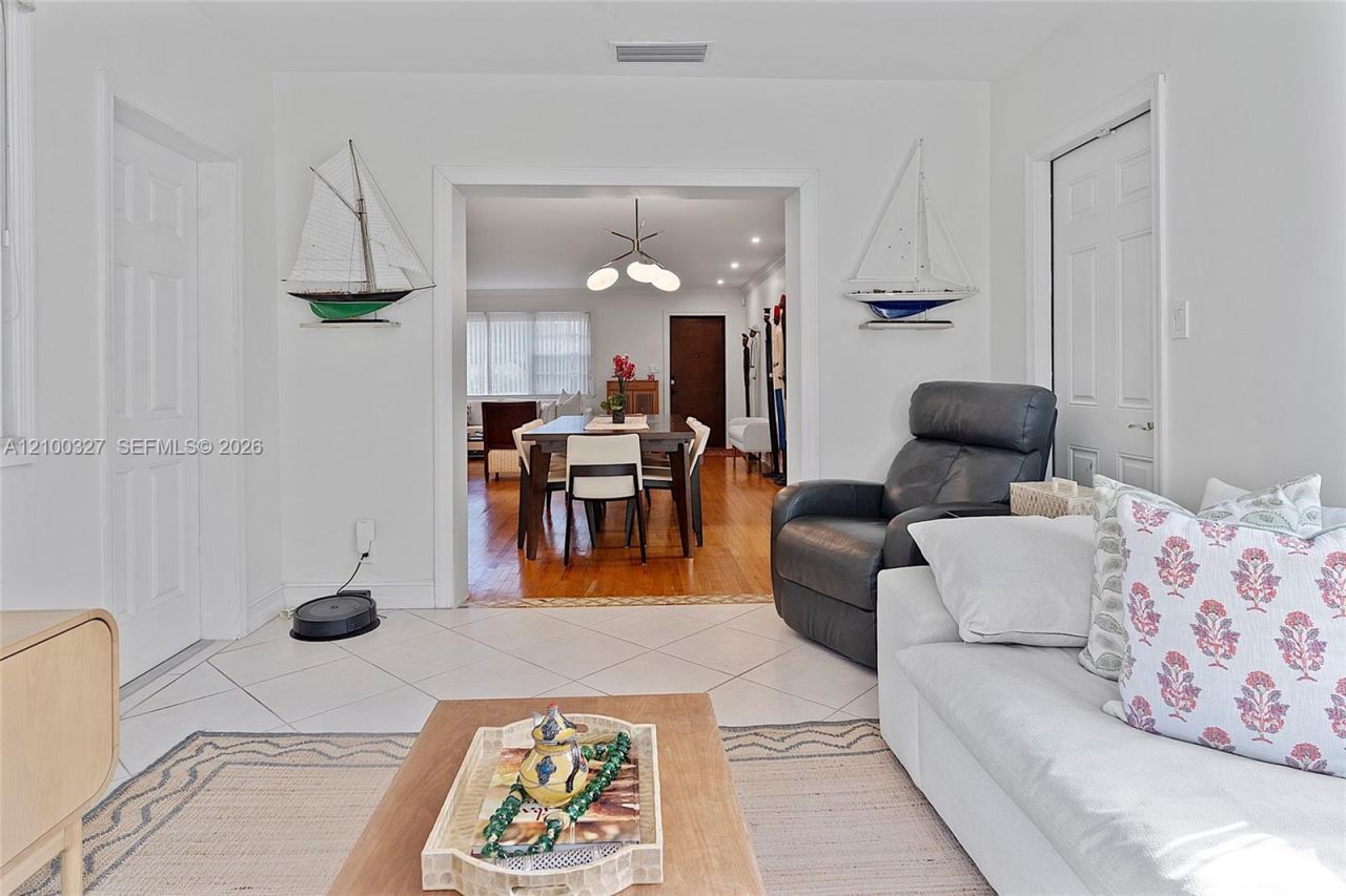 43 Malaga Ave, Coral Gables, FL 33134 Photo