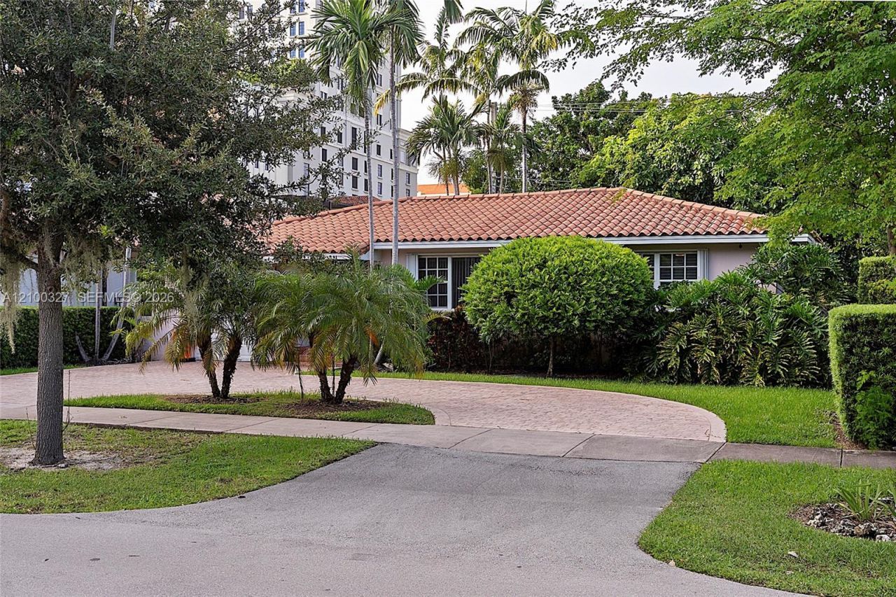 43 Malaga Ave, Coral Gables, FL 33134 Photo
