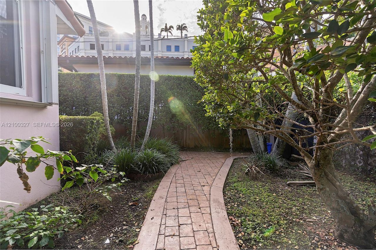 43 Malaga Ave, Coral Gables, FL 33134 Photo