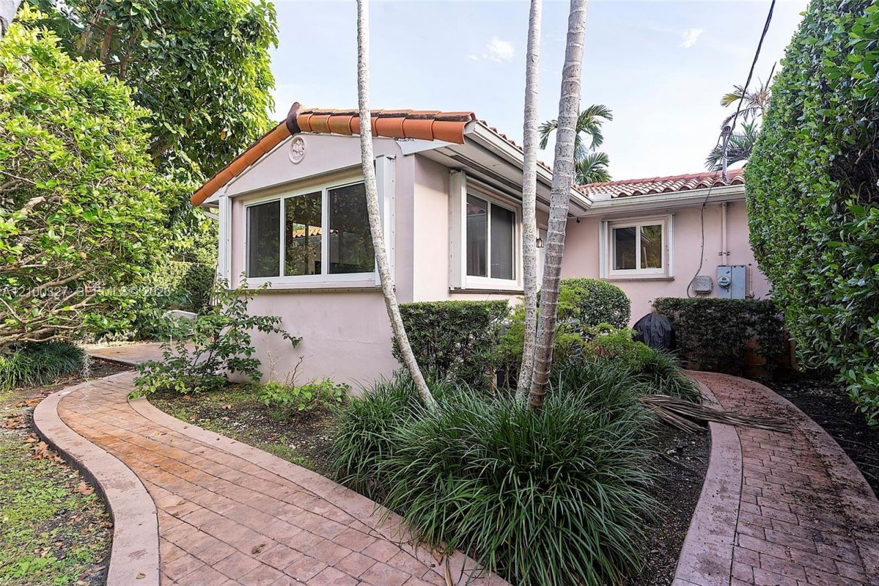 43 Malaga Ave, Coral Gables, FL 33134 Photo