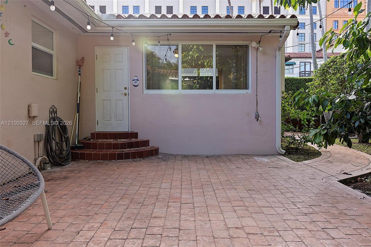 43 Malaga Ave, Coral Gables, FL 33134 Photo