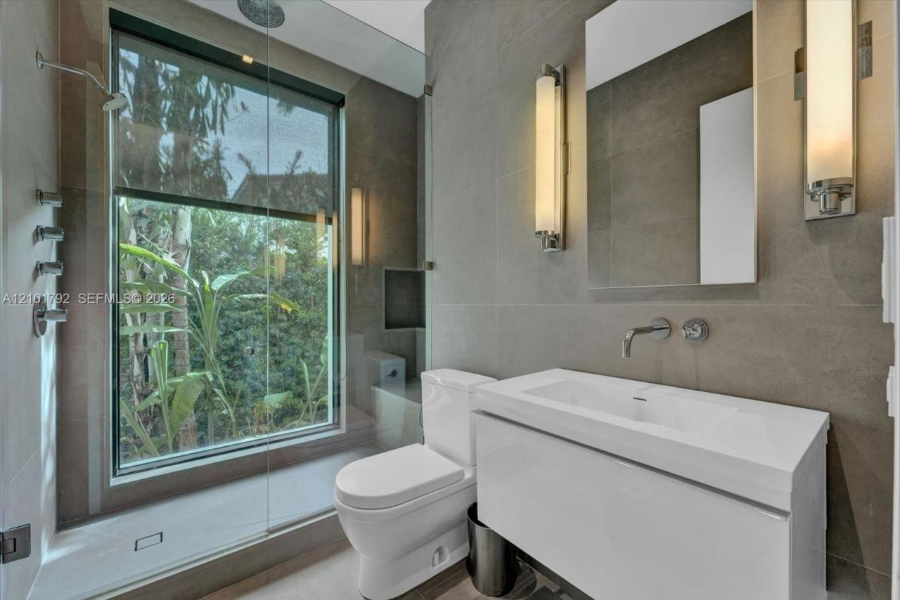 4322 Nautilus Dr, Miami Beach, FL 33140 Photo