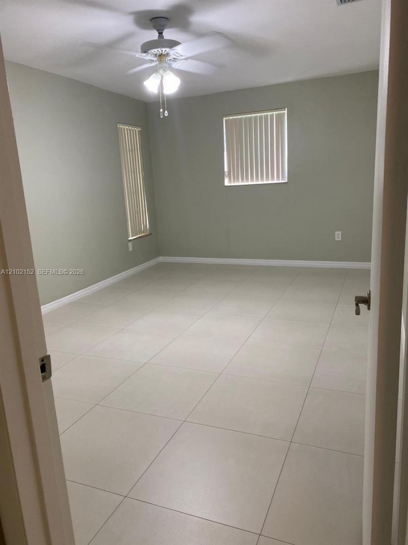 467 W 43rd Pl, Hialeah, FL 33012 Photo
